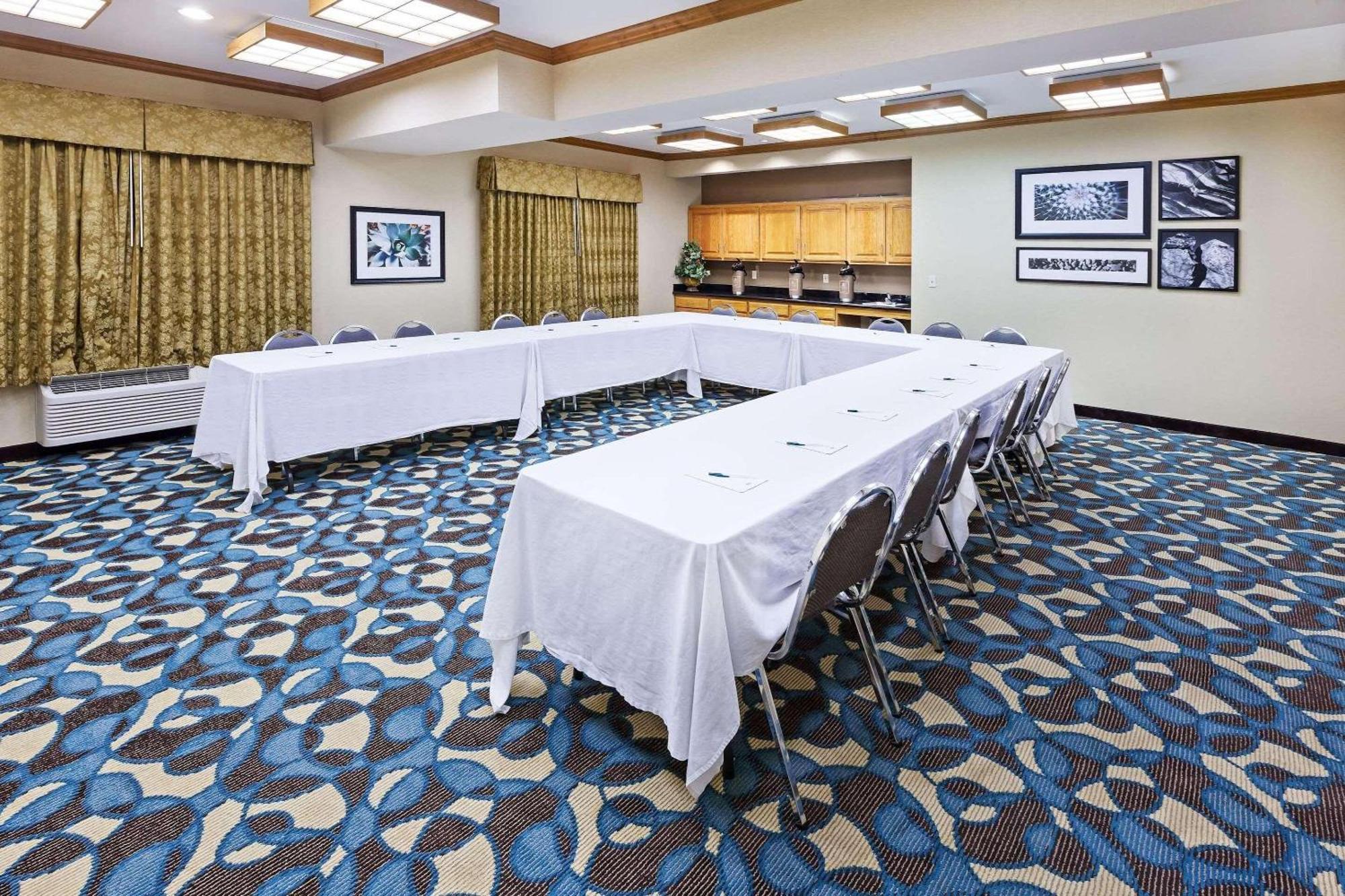 Country Inn & Suites By Radisson, Lubbock, Tx Екстер'єр фото